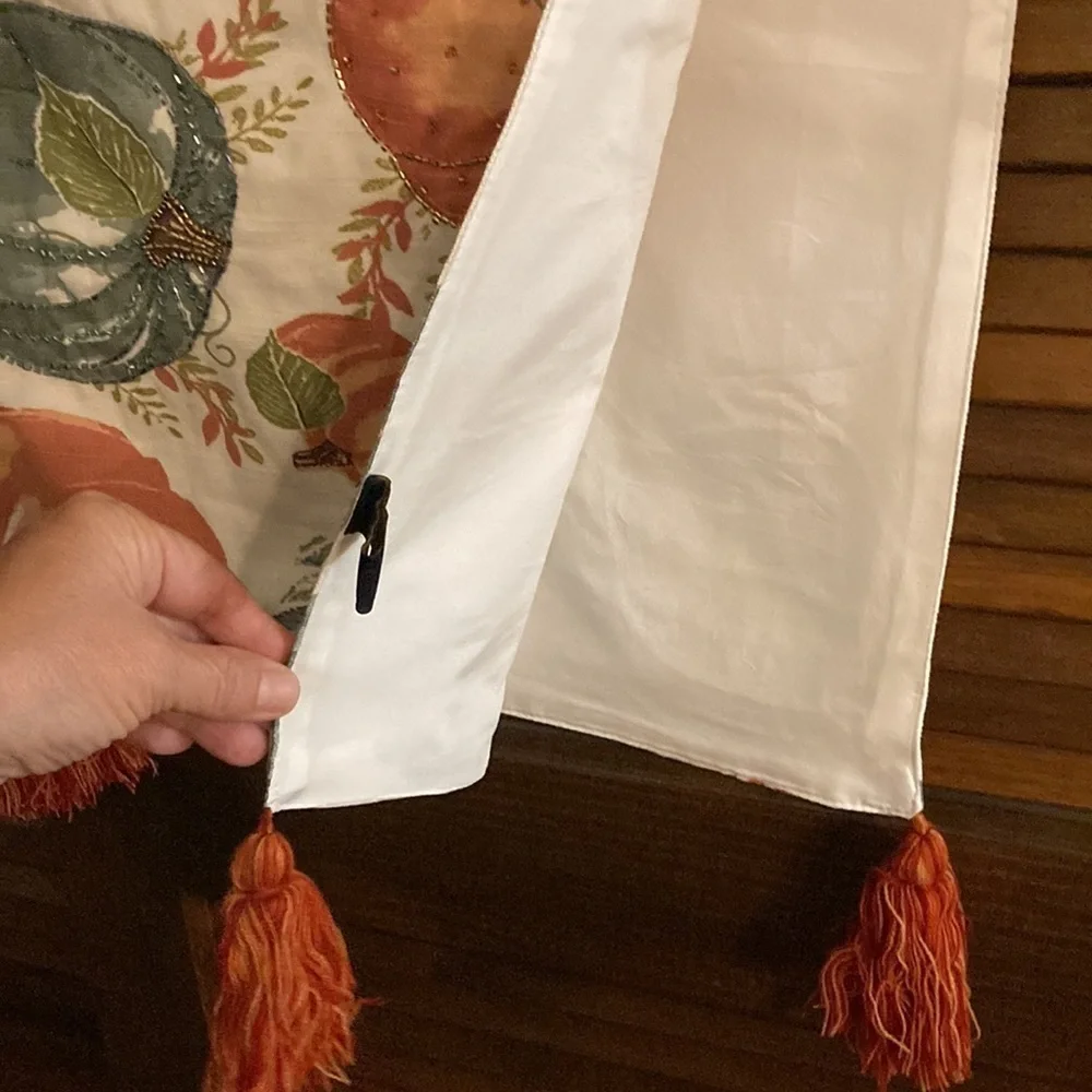 NWT! Rachel Roy PUMPKIN TABLE RUNNER w/Bead Embellishments FALL OR THANKSGIVING